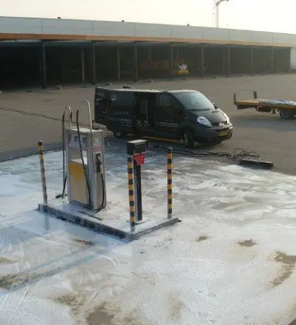 Tankstation reinigen V. Riel Tilburg