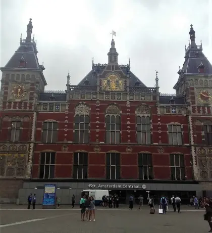 Vloeronderhoud Amsterdam Centraal Station